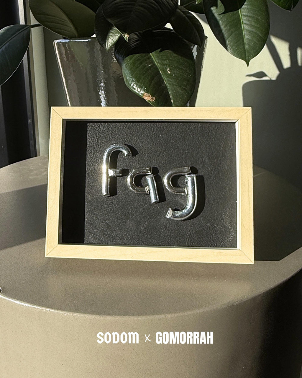 FAG Chain Art in Leather Frame